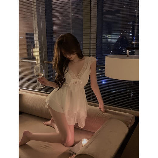 【绯雨倾城 点燃枕边人的心机睡衣】又纯又欲  一撩一个准!!绝对的斩男宝藏，若隐若现 让人欲罢不能的诱惑恰到好处的缕空 显露出旖旎风光 商品图4