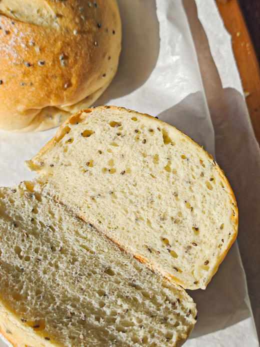 米面包 真的能吃到大米原本滴味道，哎呀妈呀，这玩意儿  看起来普普通通  吃起来老香 商品图6