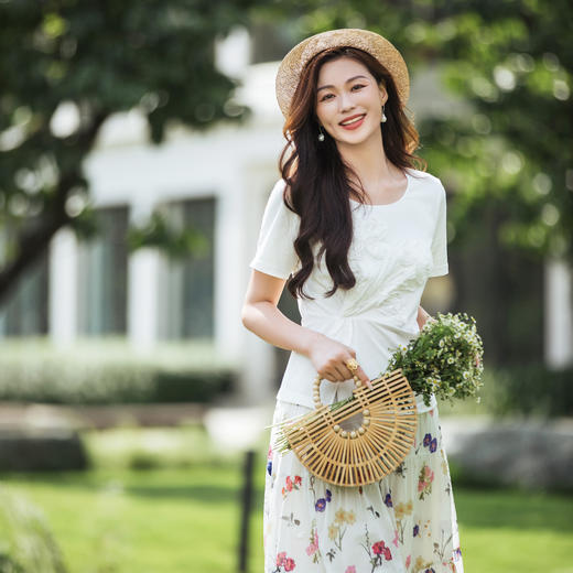 【林栖设计小店】（现货）【林栖推荐】重工立体花朵显瘦上衣100%纯棉白色T恤N1953175 商品图3