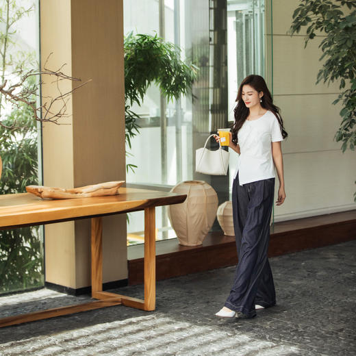 【林栖设计小店】（现货）【林栖推荐】重工立体花朵显瘦上衣100%纯棉白色T恤N1953175 商品图10