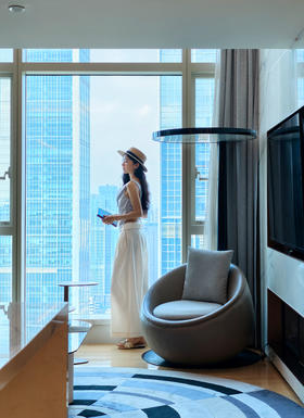 闪照第299期 静观窗外