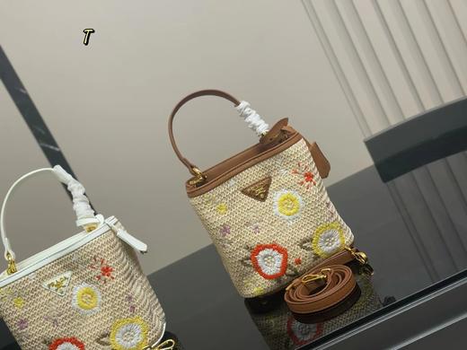 D071537小巧时 实用又好看！新款圆圆可爱水桶包女包 商品图2