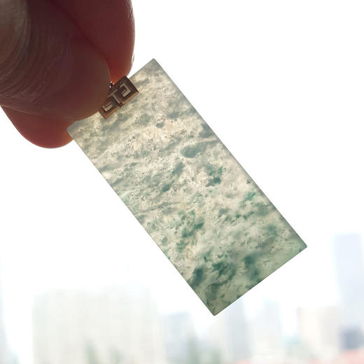 【天然正品】A货翡翠AU750黄金镶天然细腻冰种平安无事牌飘蓝花翡翠吊坠项链49.4*20.1*4.6MM（皆取最大值）女士现售价：4980！010725AH55 商品图10
