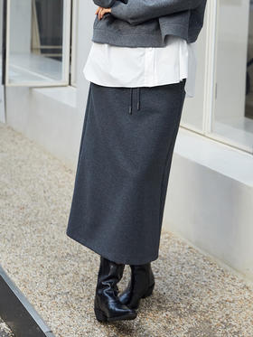 质感拉满！深灰色针织半身裙，演绎秋冬慵懒氛围感