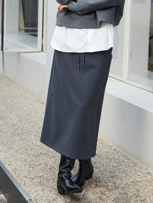 质感拉满！深灰色针织半身裙，演绎秋冬慵懒氛围感 商品图0