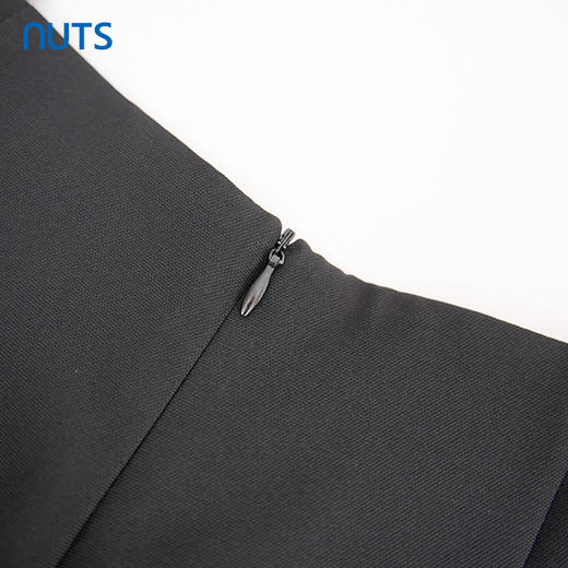 NUTS商场同款夏季黑色休闲直筒阔腿简约百搭背带裤423072207 商品图3