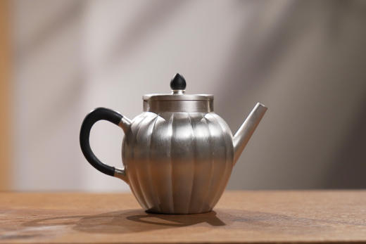 守艺 · 瓜瓣泡茶壶素银款 长宽高约为11.5*7*8.7 克重约 135 克 180 毫升 商品图0