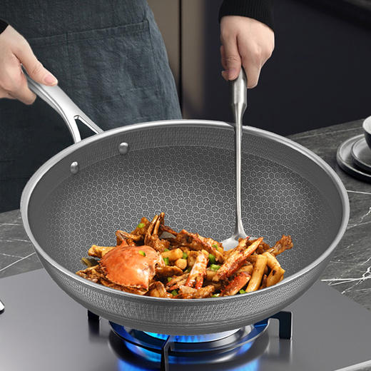 【多层复合一体】康巴赫 钛蜂窝双面屏炒锅套装 1套 蜂窝纹理新升级不粘效果更显著（1个蒸屉+2个海绵擦+1个锅铲） 商品图2