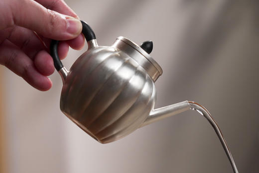 守艺 · 瓜瓣泡茶壶素银款 长宽高约为11.5*7*8.7 克重约 135 克 180 毫升 商品图1