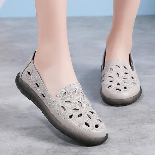 泉州 复古花纹镂空浅口休闲女鞋 商品图3