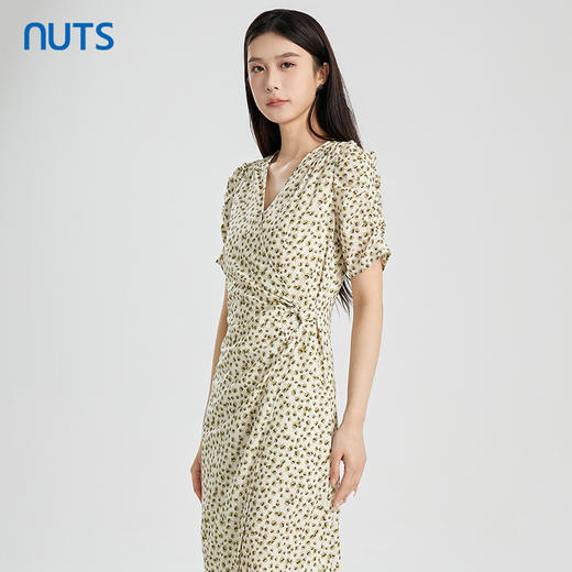 NUTS商场同款夏季V领气质时尚高腰V领碎花短袖连衣裙422101065 商品图2