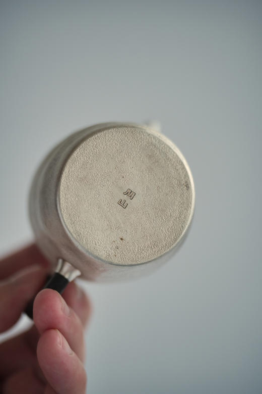 守艺·奇石形小银壶 长宽高约为9*6*7.5 克重约 118 克 130 毫升 商品图5