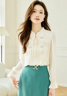 【新品推荐】压褶手工钉珠花边领肌理纹长袖小衫-喜出