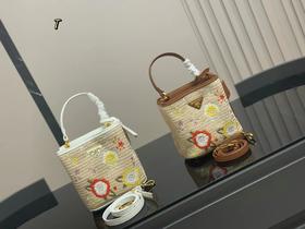 D071537小巧时 实用又好看！新款圆圆可爱水桶包女包