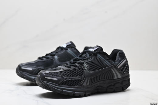 耐克Nike Zoom Vomero 5复古休闲运动跑步鞋HF1877-001男女鞋 商品图3