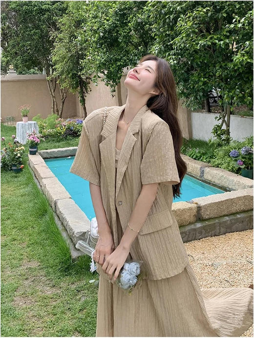 严选 | 百褶西装短袖吊带连衣裙套装 米驼色 M-2XL码（80-160斤）通勤穿搭 高端面料 6043 商品图2