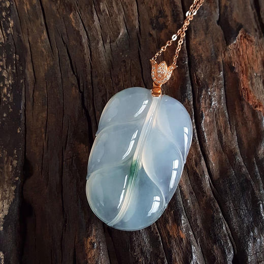 【天然正品】A货翡翠AU750玫瑰金镶钻镶天然细腻冰种金枝玉叶白底飘绿翡翠吊坠项链41.4*22.9*5.7MM（皆取最大值）女士现售价：12800！010725AH32 商品图5