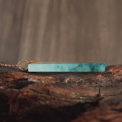 【天然正品】A货翡翠AU750黄金镶天然细腻冰种平安无事牌飘蓝花翡翠吊坠项链49.4*20.1*4.6MM（皆取最大值）女士现售价：4980！010725AH55 商品图8