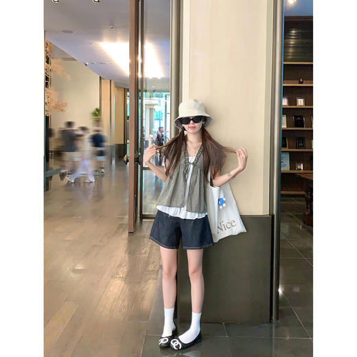 <曾小咸推荐>现货秒杀！微信超特价！韩系木耳边V领格子泡泡袖衬衫 日常189.99 立减110 秒杀79.99！ 商品图3