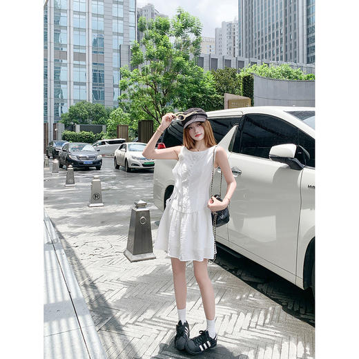 <曾小咸推荐>4.4现货秒杀！韩系小白裙立体花无袖 日常199.99 立减100 秒杀99.99！ 商品图3