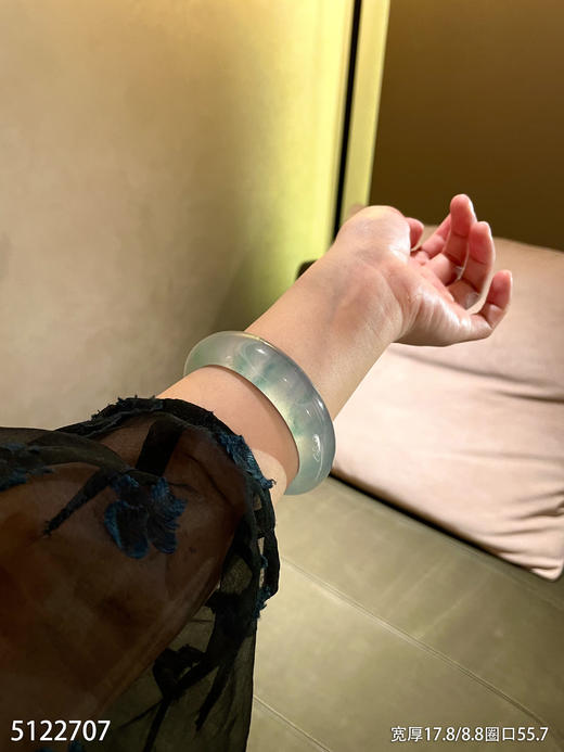 5122707，手镯，圈口55.7。具体价格微信咨询 商品图2