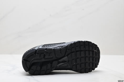 耐克Nike Zoom Vomero 5复古休闲运动跑步鞋HF1877-001男女鞋 商品图8