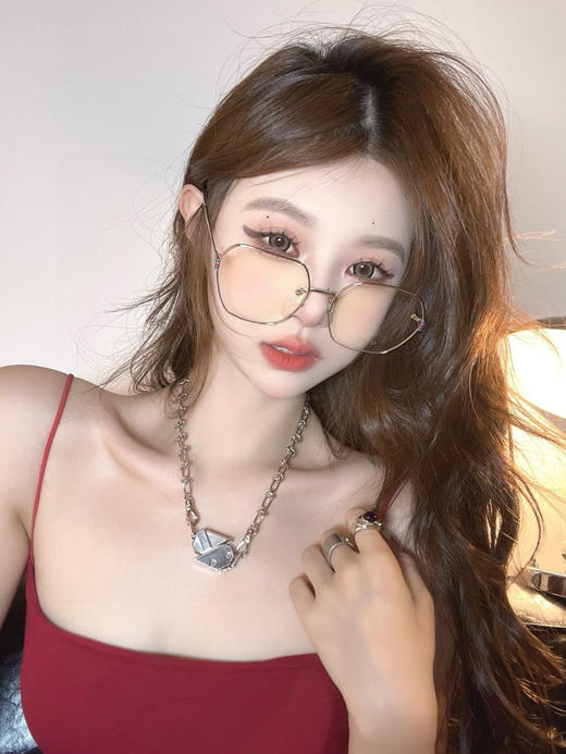 夏季特惠💰240 古驰眼镜 GUCC1
复古金丝简约墨镜
MOD：GG1285SA  
SIZE：60-17-140mm 商品图7