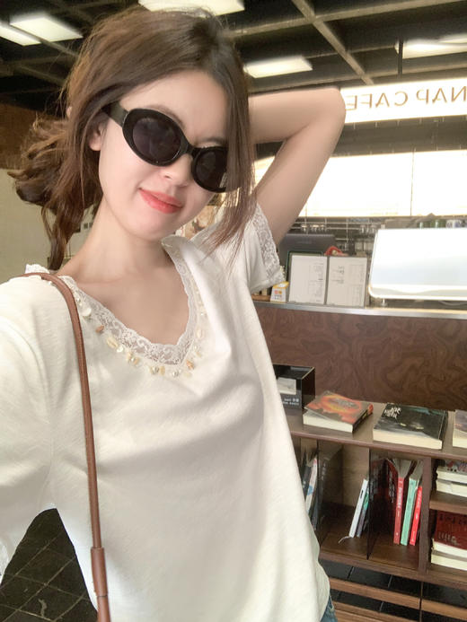 <曾小咸推荐>3.25现货秒杀！重工蕾丝拼接钉珠V领T恤 日常119.99/件 立减50 秒杀69.99/件！！ 商品图10