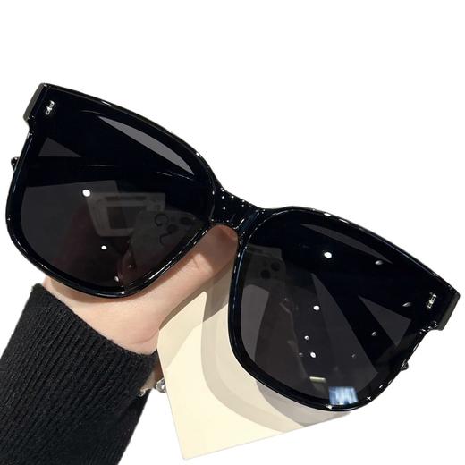 买一送一【近不近视都能戴】可折叠防紫外线墨镜套镜，普通镜片/偏光镜片可选！送原版皮质收纳包！ 商品图3