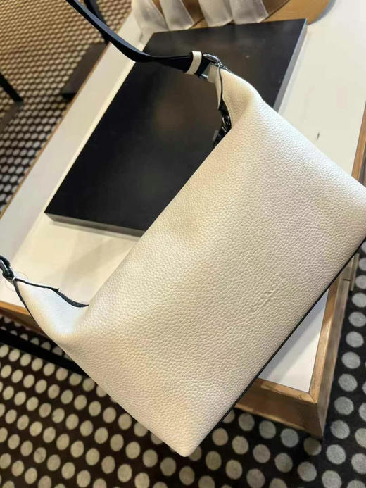 [庆祝]新款上市，1250直邮到手！Coach 男士Finn系列纯皮斜挎包，超级酷的一款，轻便且容量大，肩带可以任意调节长短，32*24*10cm 商品图4