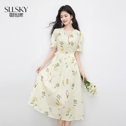 【周末秒杀】熙世界2025年新款法式植物碎花连衣裙女收腰显瘦夏日绝美V领裙子 商品图0