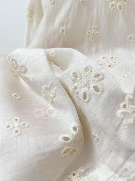 100%天丝【新品推荐】23110重工刺绣花朵防晒外套-喜出 商品图3