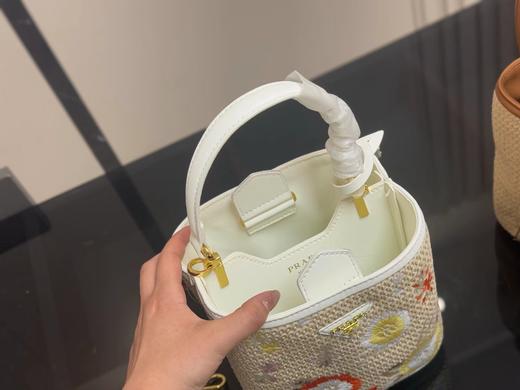 D071537小巧时 实用又好看！新款圆圆可爱水桶包女包 商品图6