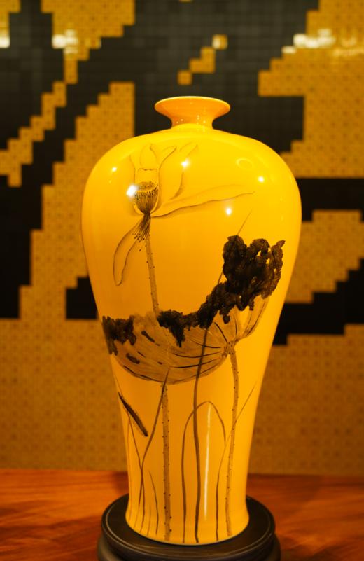 袈裟黄莲花心经梅瓶 商品图0