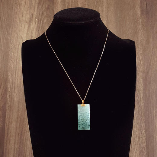 【天然正品】A货翡翠AU750黄金镶天然细腻冰种平安无事牌飘蓝花翡翠吊坠项链49.4*20.1*4.6MM（皆取最大值）女士现售价：4980！010725AH55 商品图11