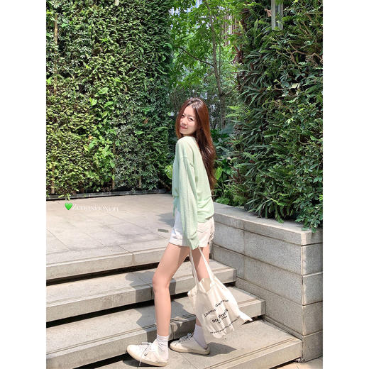 <曾小咸推荐>温柔风后背镂空设计感长袖T恤【预售款，预计3-15天发货】 商品图4