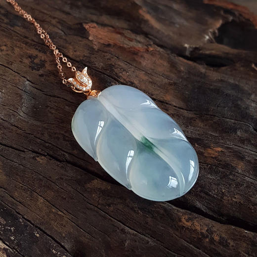 【天然正品】A货翡翠AU750玫瑰金镶钻镶天然细腻冰种金枝玉叶白底飘绿翡翠吊坠项链41.4*22.9*5.7MM（皆取最大值）女士现售价：12800！010725AH32 商品图4