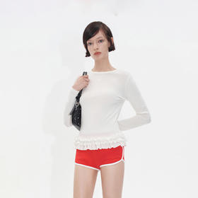 Herlian2025年秋季新品女士下摆立体多层次荷叶边装饰打底衫