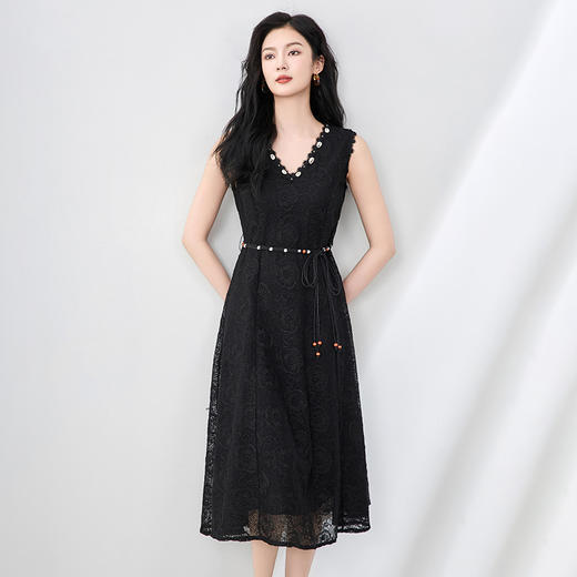 「高货wl」全新升级【铂金会员358/天猫479/差价121】(71526)洛诗琳时尚优雅贝壳V领连衣裙2025夏季度假风刺绣背心裙 商品图1