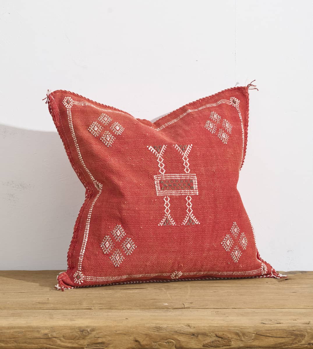 伽罗 JALO 摩洛哥进口手工龙舌兰丝抱枕【橘红色&橘棕色&橘色】约50x50cm