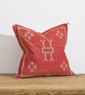 伽罗 JALO 摩洛哥进口手工龙舌兰丝抱枕【橘红色&橘棕色&橘色】约50x50cm