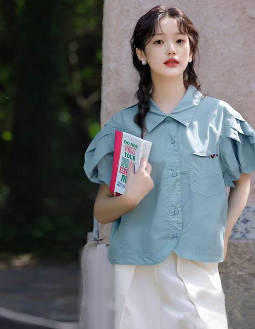 夏季最后清仓【时装系列】ME TOWN'S E1111短款湖蓝翻领爱心短款衬衫M1-2-喜出 商品图1