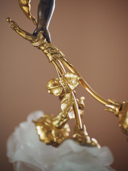 【已售】独角鹿西洋古董法国出品洛可可风格小天使青铜雕塑装饰铜鎏金精雕三枝头吊灯家居摆件 商品图4