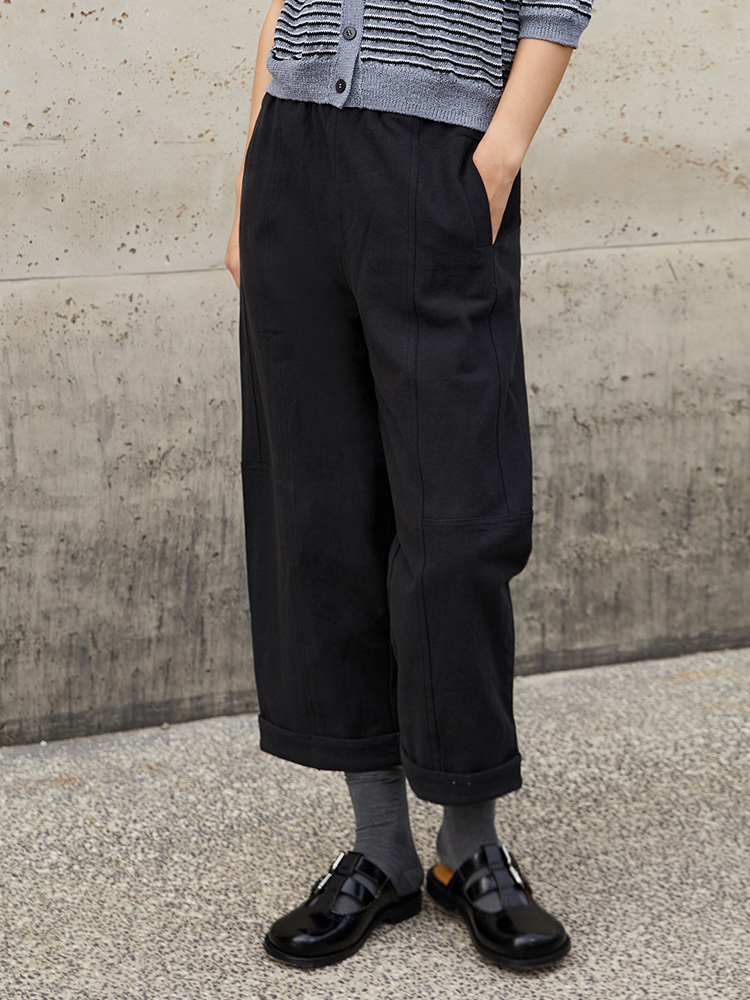 黑色阔腿九分裤女 卷边设计 适配条纹针织衫 慵懒休闲风