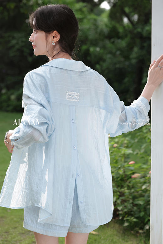 【6折秒杀】鹿向南「薄荷蓝冰」法式浅蓝色薄款防晒衬衫女夏显瘦开衫外套上衣L56650+L56650DK 商品图5