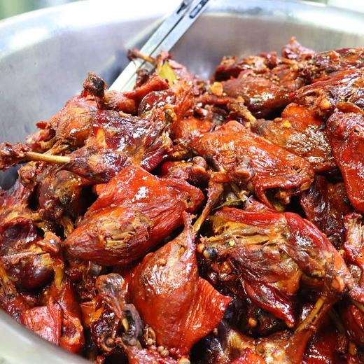 【一月一次 喜欢吃 别错过】活动来啦！即食鸭腿买7个送1个，何掌柜大鸭腿，新鲜出炉，自家厨房的味道，撕开就啃，省钱过瘾 商品图4