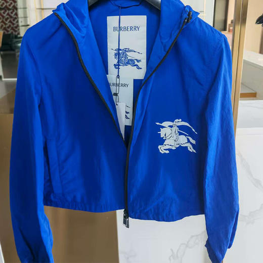 BURBERRY 巴宝莉 女士马术骑士徽标印花连帽外套 蓝色 8105359 B7323 商品图2
