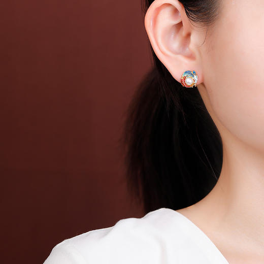 【国风鲤鱼】S925纯银珐琅彩锦鲤鱼圆形敦煌风淡水珍珠耳钉【CW-ED03960】 商品图3