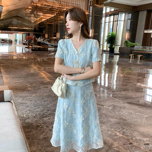 奢姿大码女装2026夏季时尚V领镂空套装胖妹妹减龄星星刺绣两件套9952922135 商品图1