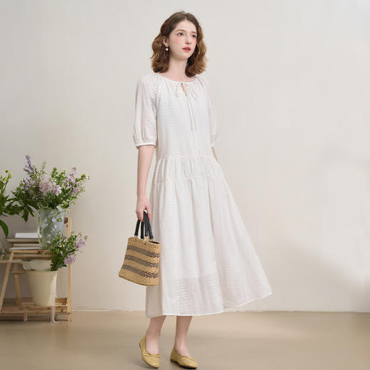 西遇重工立体刺绣连衣裙女秋季灯笼袖海边度假长裙小白裙V2451097 商品图1